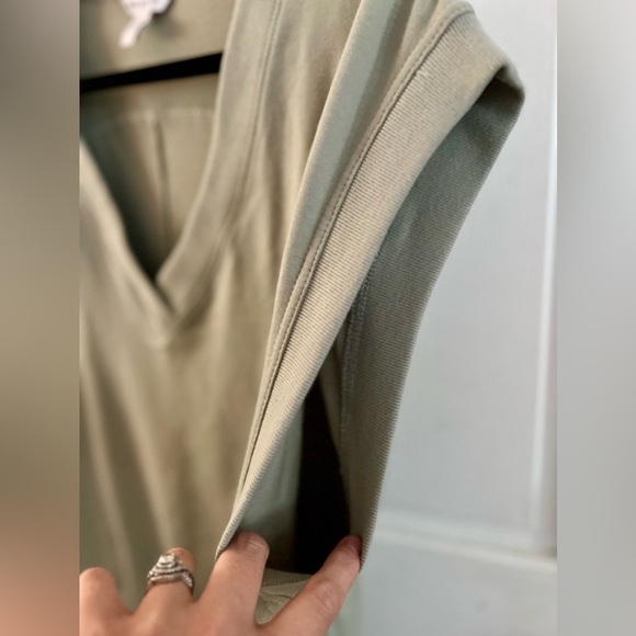 ATHLETA Retroterry V-Neck Sweatshirt Tee Sleeveless in Fern Green, Size L - Picture 9 of 16